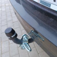 Uchwyt na linkę awaryjną z karabińczykiem